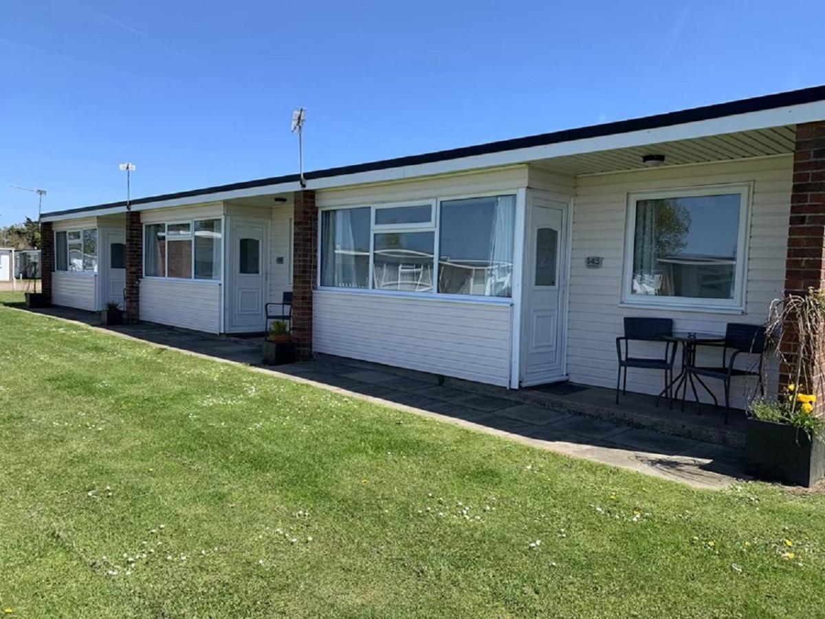 Sunbeach Chalets Great Yarmouth Exterior foto